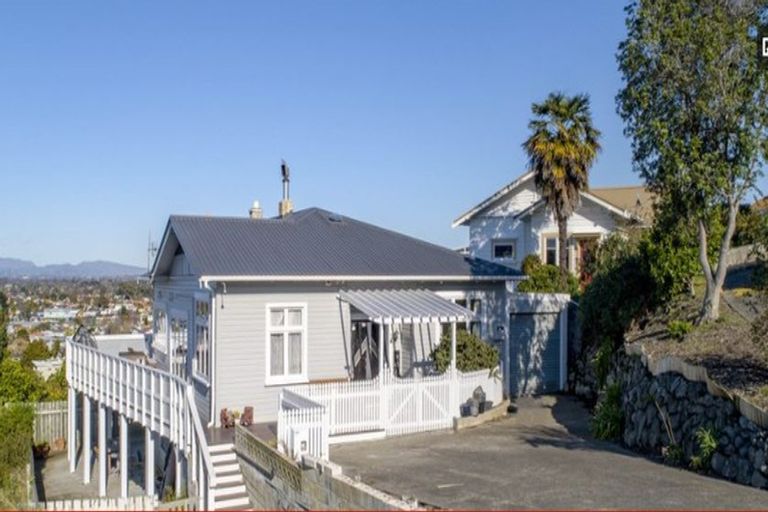 Photo of property in 14 Guys Hill Road, Hospital Hill, Napier, 4110