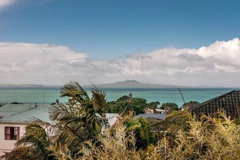 Photo of property in 9a Toroa Street, Torbay, Auckland, 0630