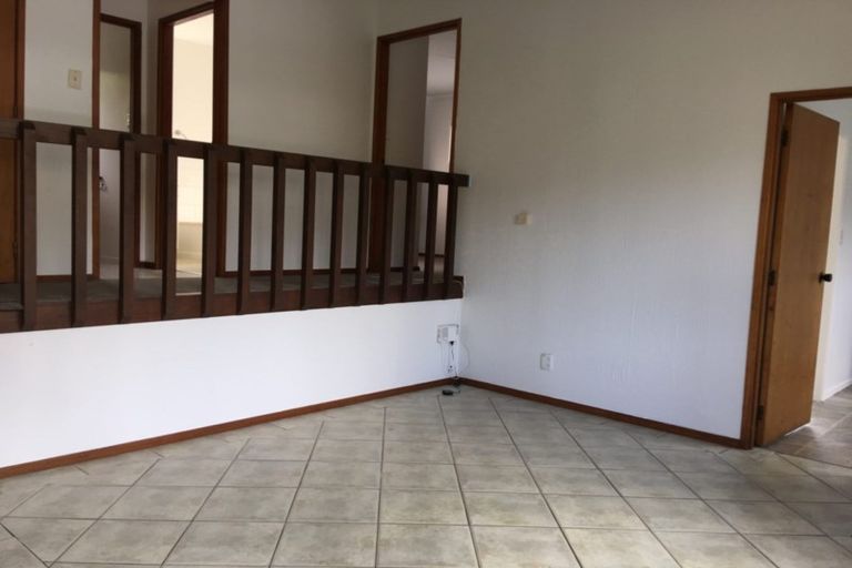 Photo of property in 38 Beaudine Avenue, Glenfield, Auckland, 0629