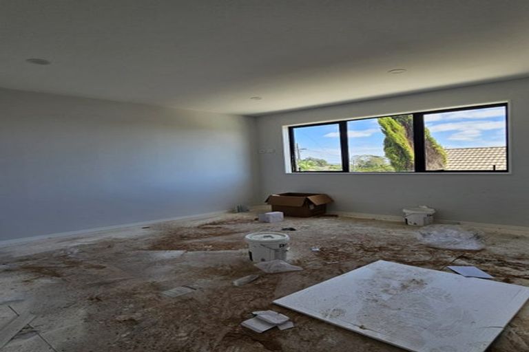 Photo of property in 52c Hutchinsons Road, Bucklands Beach, Auckland, 2014