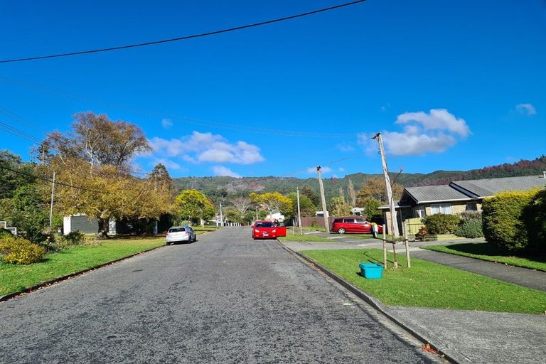Photo of property in 2/34 Montgomery Street, Stokes Valley, Lower Hutt, 5019