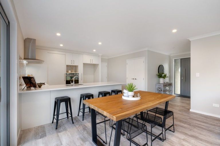 Photo of property in 18 Sam Heywood Place, Pyes Pa, Tauranga, 3112