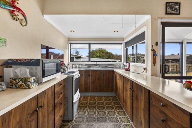 Photo of property in 12 Dunn Street, Egmont Village, 4372