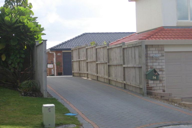 Photo of property in 14 Adrigole Place, East Tamaki, Auckland, 2013