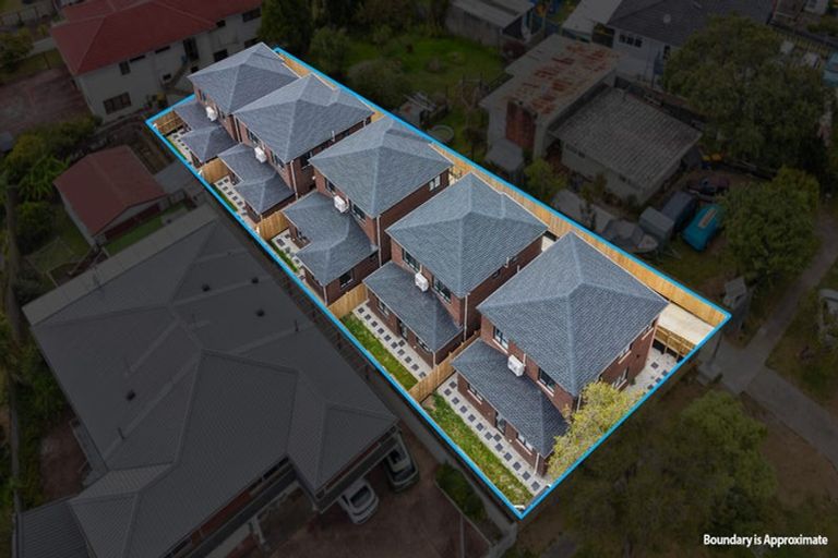 Photo of property in 4253 Great North Road, Glendene, Auckland, 0602