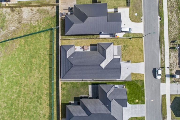 Photo of property in 24 Sabre Street, Papamoa Beach, Papamoa, 3118