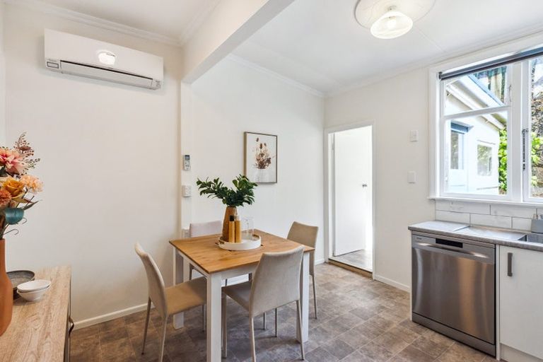 Photo of property in 93 Wellington Road, Paekakariki, 5034