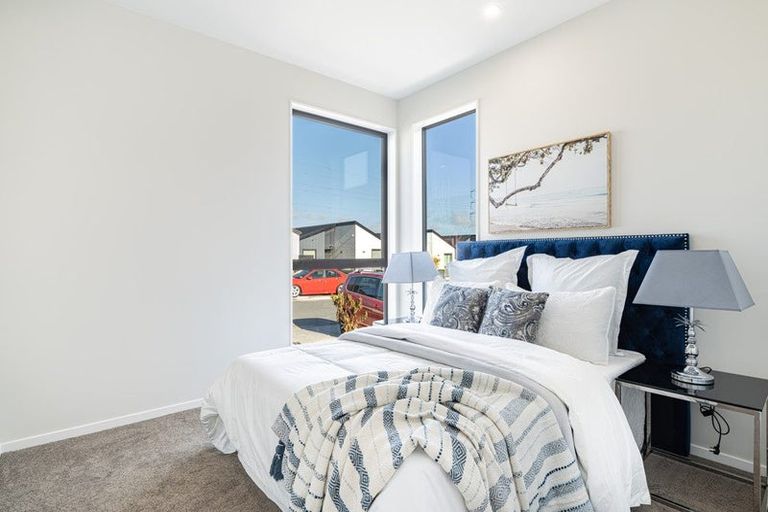 Photo of property in 30 Paretao Street, Massey, 0614