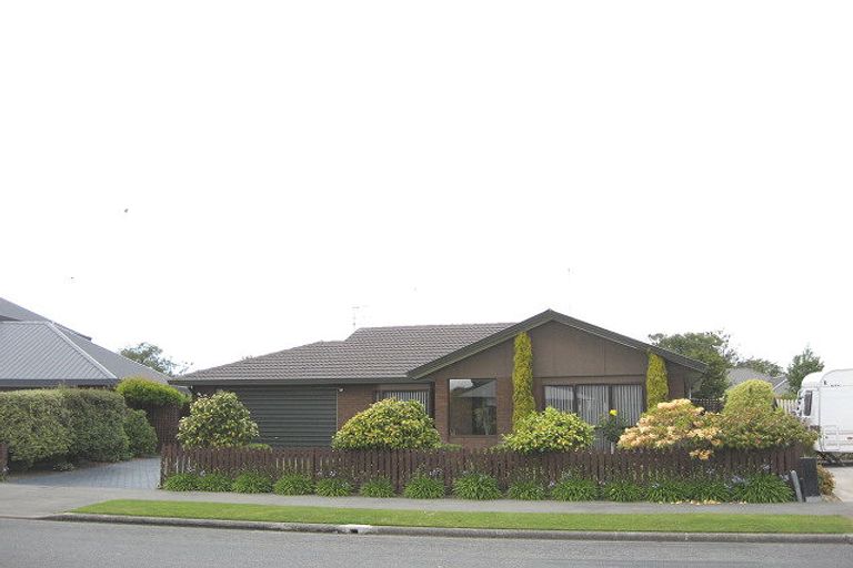 Photo of property in 24 Radiata Avenue, Parklands, Christchurch, 8083