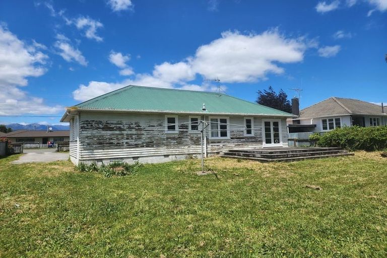 Photo of property in 4 Mabel Street, Levin, 5510