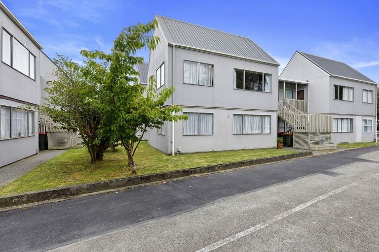 Photo of property in 71e Randwick Crescent, Moera, Lower Hutt, 5010
