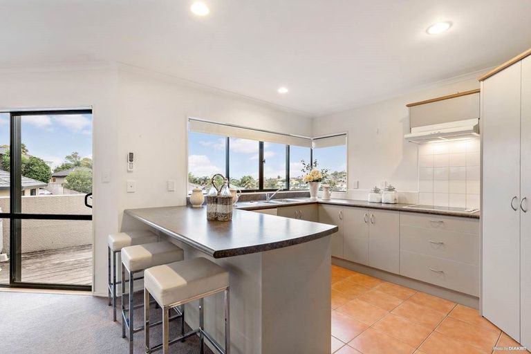 Photo of property in 62b Hogarth Rise, West Harbour, Auckland, 0618