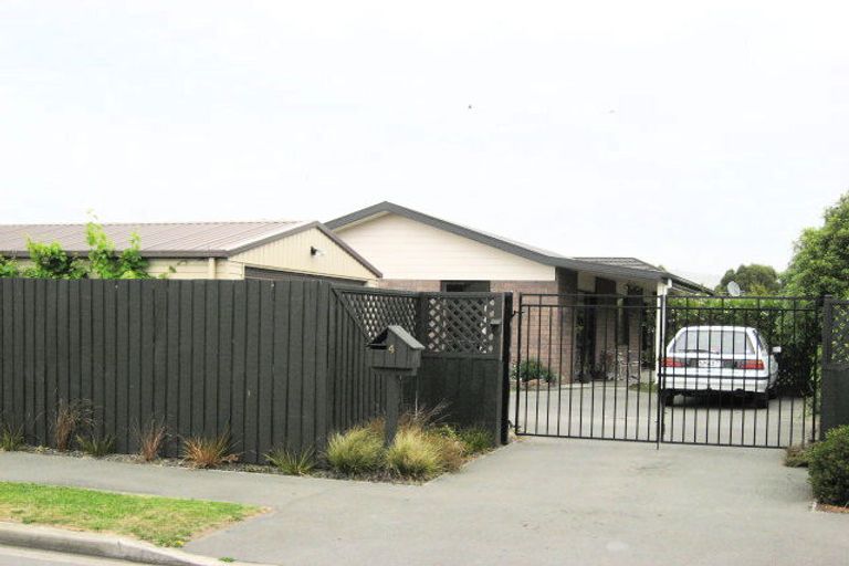Photo of property in 4 Seascape Gardens, Bromley, Christchurch, 8062