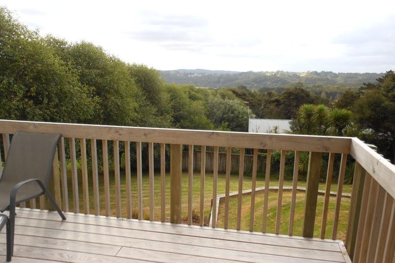 Photo of property in 12 Leveloff Road, Paremoremo, Auckland, 0632