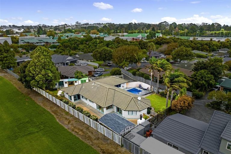 Photo of property in 18 Sample Road, Albany, Auckland, 0632