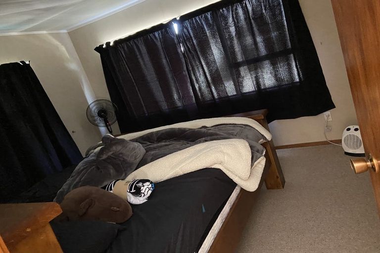 Photo of property in 70 Hadfield Street, Beach Haven, Auckland, 0626