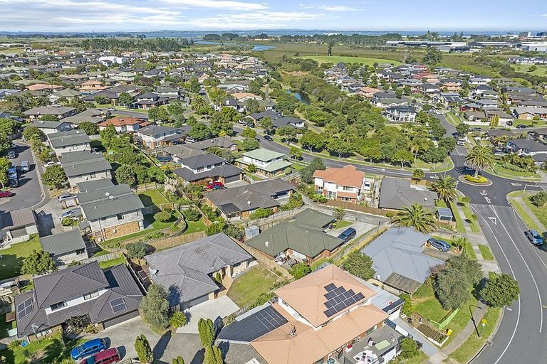 Photo of property in 18 Peninsula Road, Mangere, Auckland, 2022