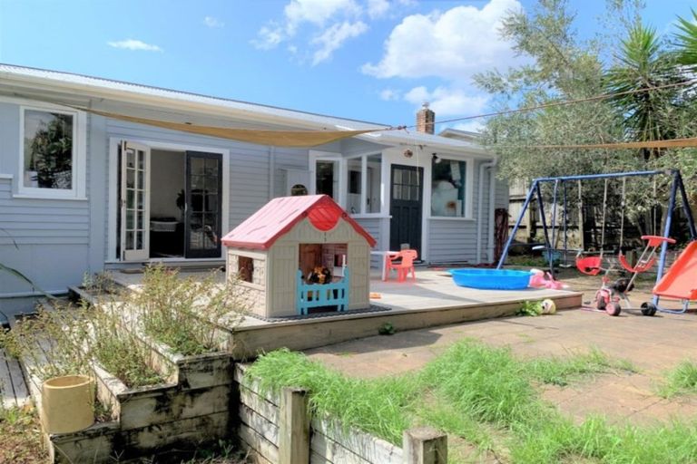 Photo of property in 26 Glendon Avenue, Avondale, Auckland, 1026