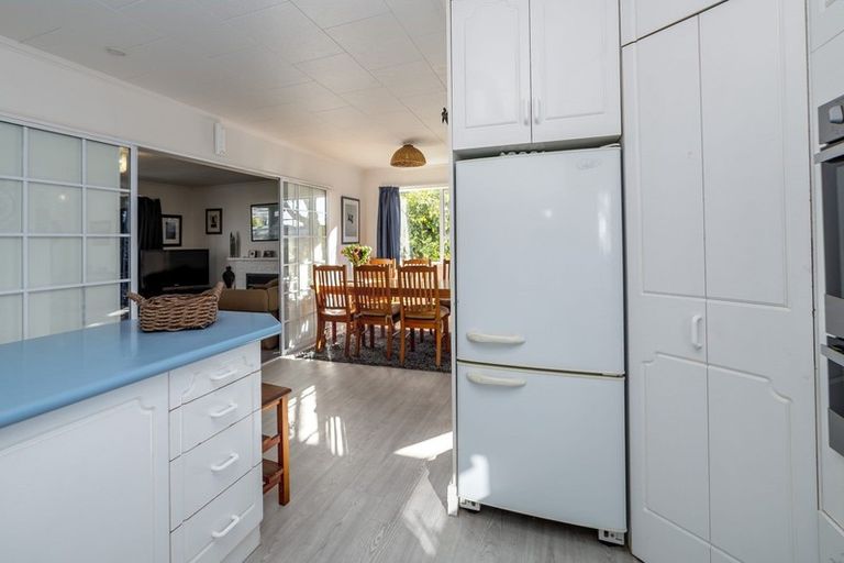 Photo of property in 13 Strasbourge Street, Martinborough, 5711