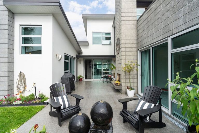 Photo of property in 8 Ruru Place, Levin, 5510