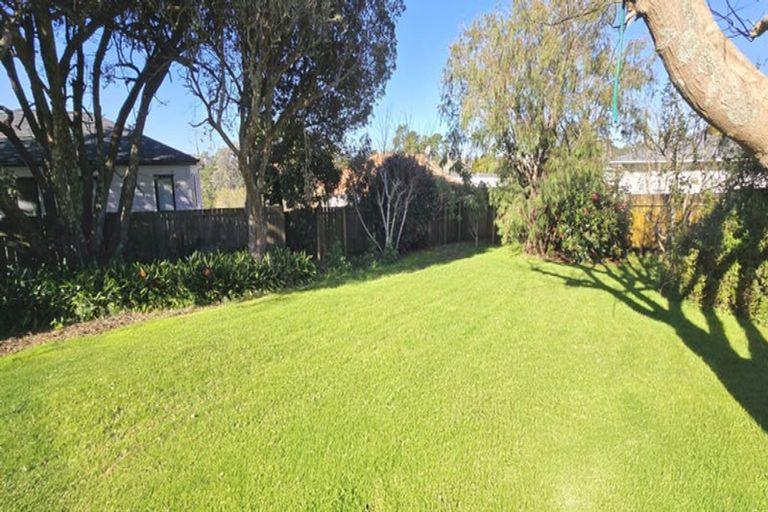 Photo of property in 5 Paulange Place, Pakuranga Heights, Auckland, 2010