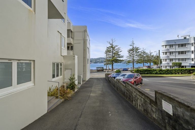 Photo of property in Rehutai Flats, 3/268 Oriental Parade, Oriental Bay, Wellington, 6011