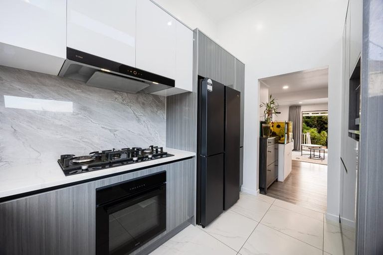 Photo of property in 40 Pupuke Road, Hillcrest, Auckland, 0627