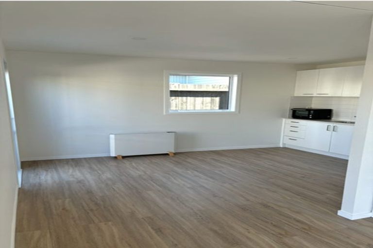 Photo of property in 2/11 Teal Crescent, Beach Haven, Auckland, 0626