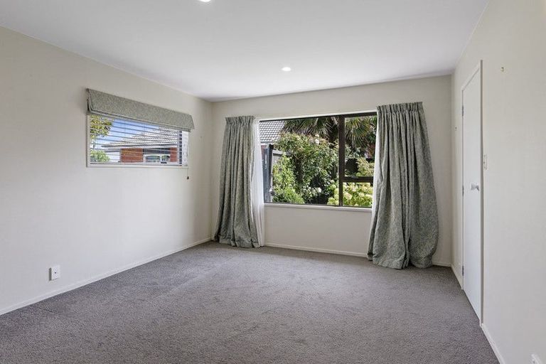 Photo of property in 2/80b Jeffreys Road, Fendalton, Christchurch, 8052