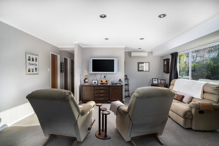 Photo of property in 7 Reeves Road, Acacia Bay, Taupo, 3330