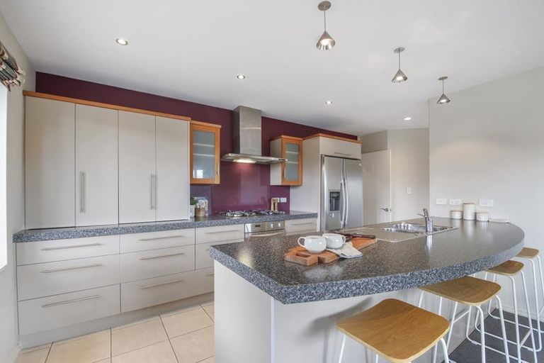 Photo of property in 5 Harrys Way, Redwood, Christchurch, 8051