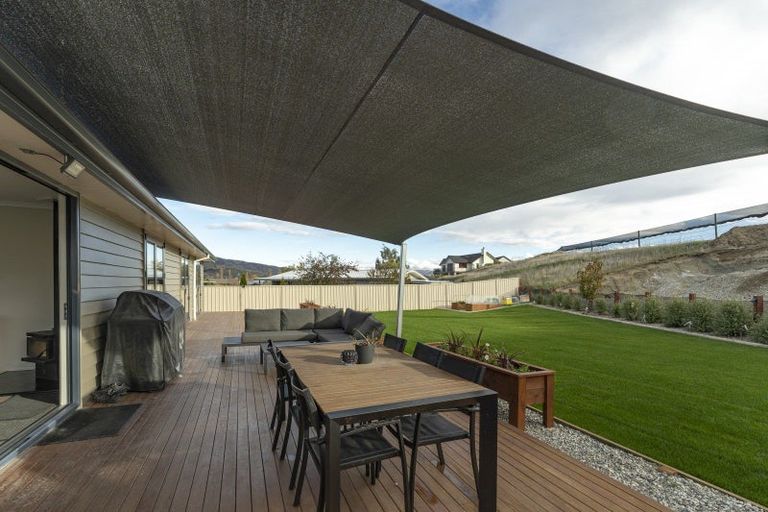 Photo of property in 21 Missy Crescent, Mount Pisa, Cromwell, 9383