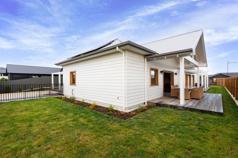 Photo of property in 2 Rich Rise, Havelock North, 4130