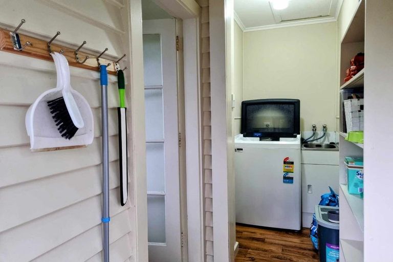 Photo of property in 136a Seaview Road, Westown, New Plymouth, 4310