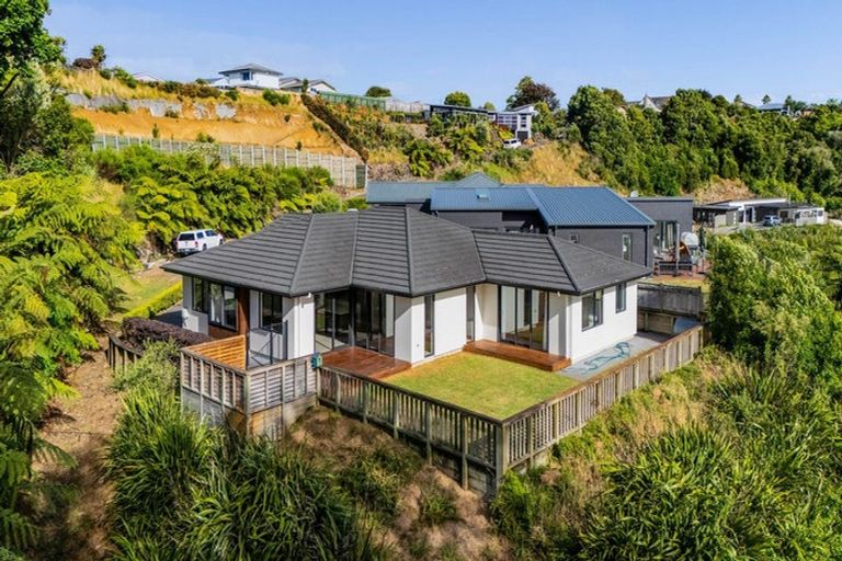 Photo of property in 8 Matau Lane, Ferndale, New Plymouth, 4310