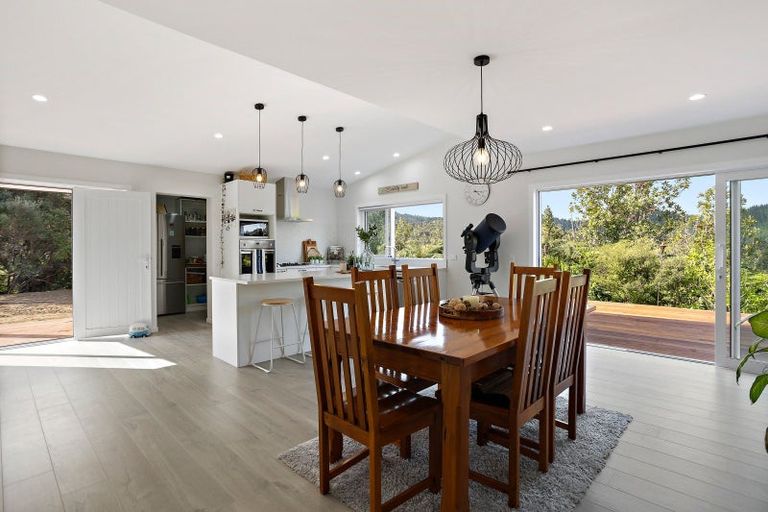 Photo of property in 58 Takingawairua Road, Kaimarama, Whitianga, 3591