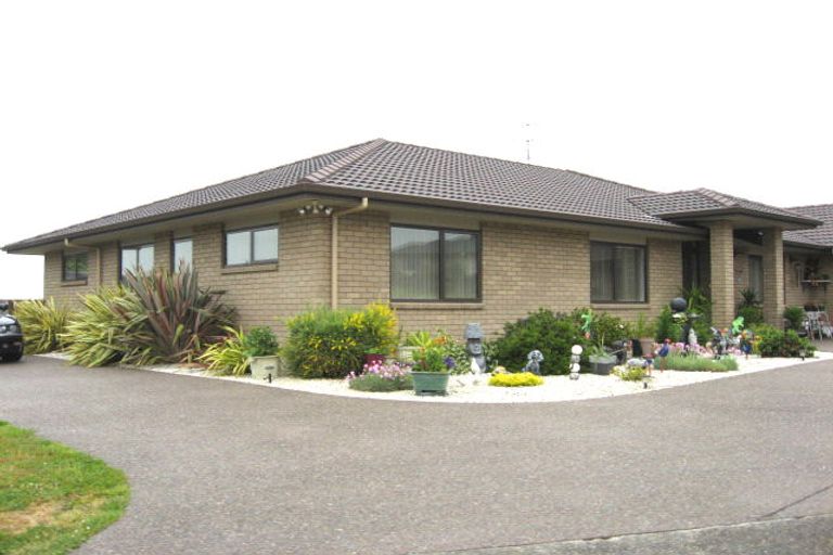 Photo of property in 51 Parkhaven Drive, Rosehill, Papakura, 2113