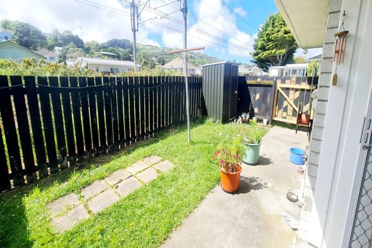 Photo of property in 10/10 Rawson Street, Tawa, Wellington, 5028