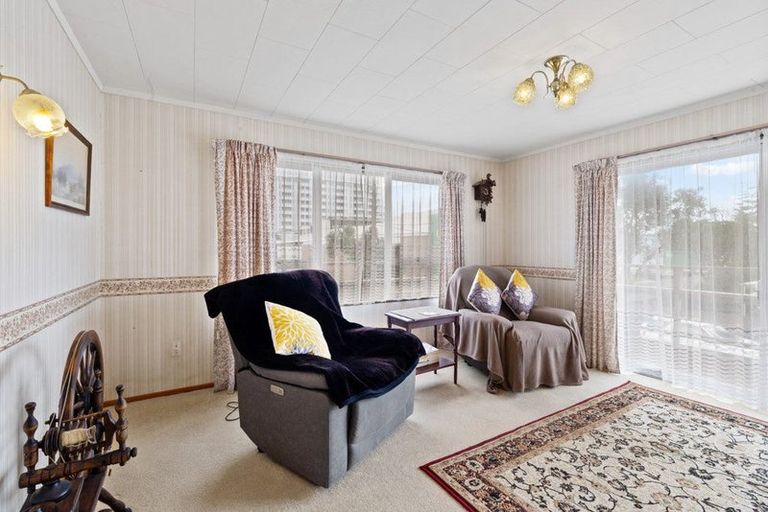 Photo of property in 18a Moenui Avenue, Orewa, 0931