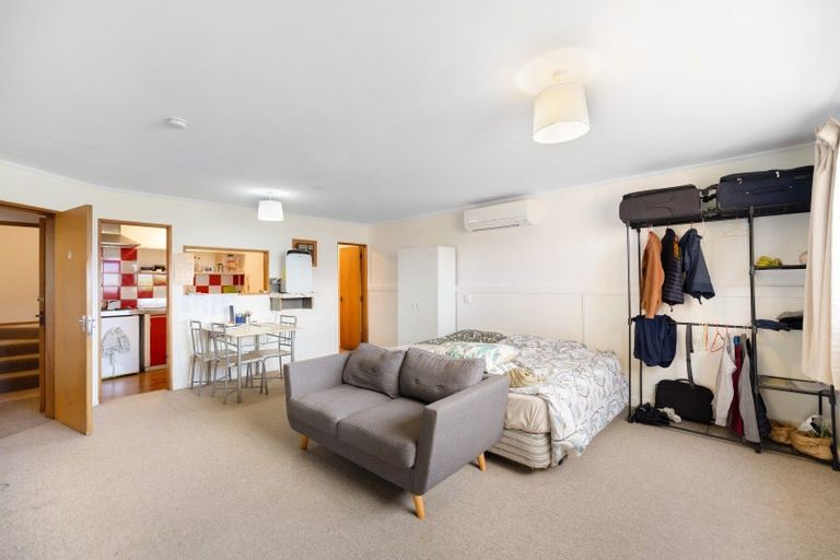 Photo of property in 8 Avalon Crescent, Fernhill, Queenstown, 9300