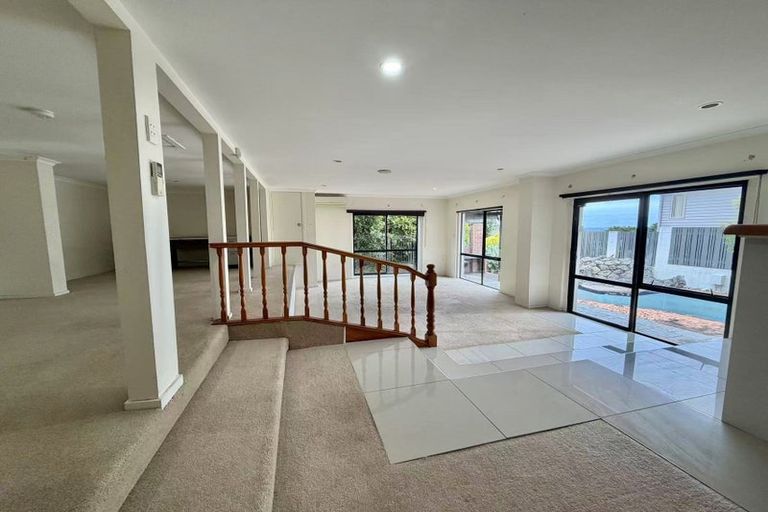 Photo of property in 121 Redoubt Road, Goodwood Heights, Auckland, 2105