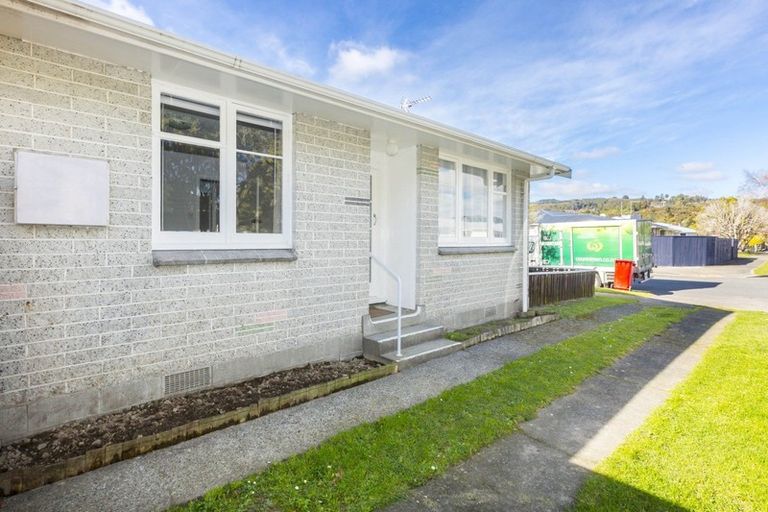 Photo of property in 1/19 Clouston Park Road, Clouston Park, Upper Hutt, 5018