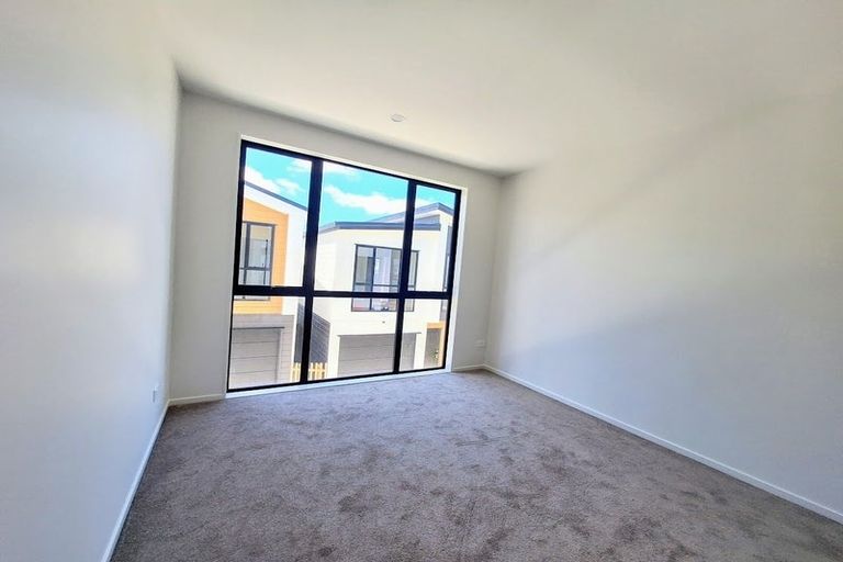 Photo of property in 108c Taikata Road, Te Atatu Peninsula, Auckland, 0610