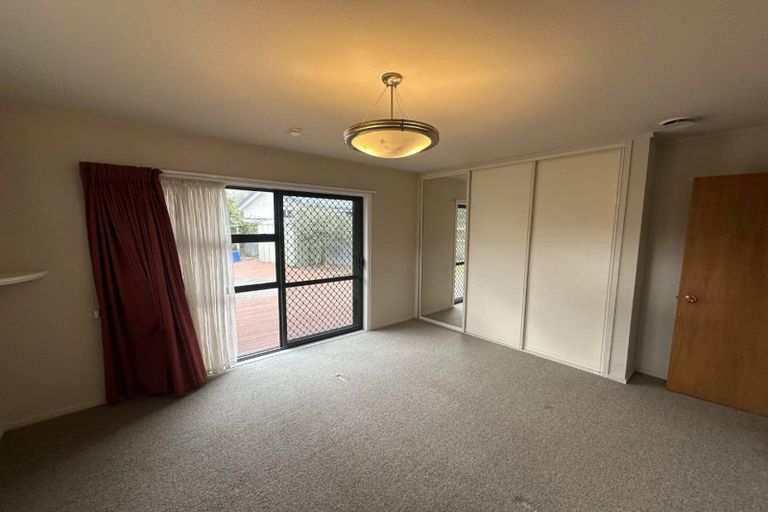 Photo of property in 4a Brett Place, Takaro, Palmerston North, 4412