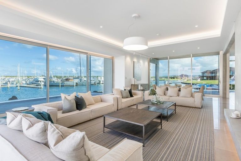 Photo of property in 10 Martingale Lane, One Tree Point, 0118