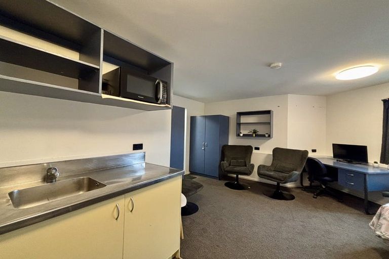 Photo of property in Basin Reserve Complex, 56/4 Sussex Street, Mount Cook, Wellington, 6021