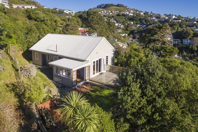 Photo of property in 10a Highland Crescent, Wadestown, Wellington, 6012