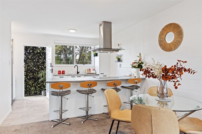 Photo of property in 2/9 John Court Street, Birkenhead, Auckland, 0626