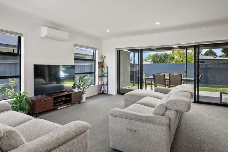 Photo of property in 8a Portal Crescent, Beerescourt, Hamilton, 3200