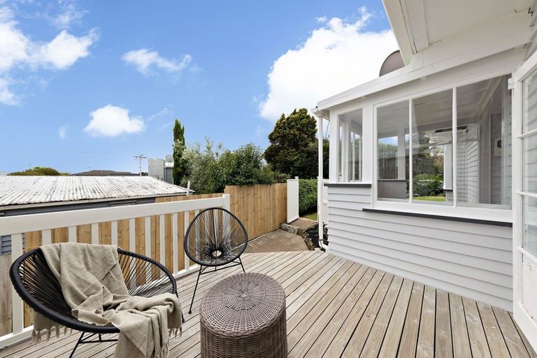 Photo of property in 6 Memorial Avenue, Mount Roskill, Auckland, 1041